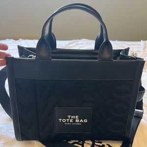MARC JACOBS The Tote Bag – Black
